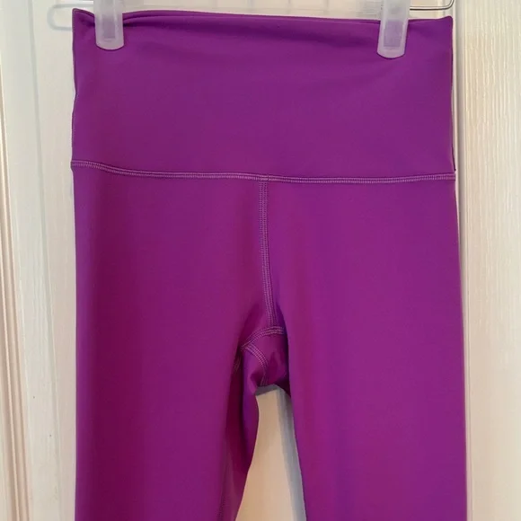 Lululemon Purple Women’s Wunder Train High Rise Tight 25’ size 4 - Picture 2 of 8